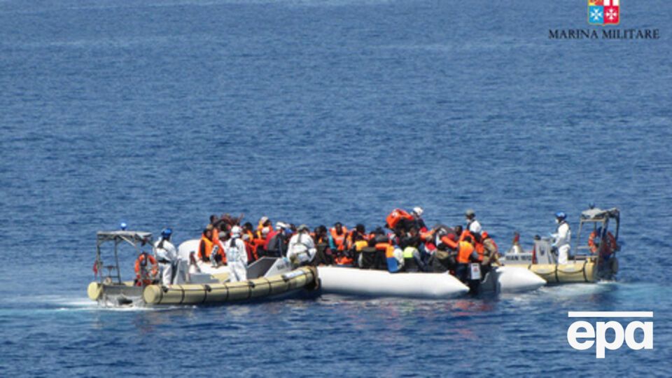 Немецкие корабли спасают беженцев