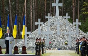 Память жертв тоталитаризма почтили минутой молчания
