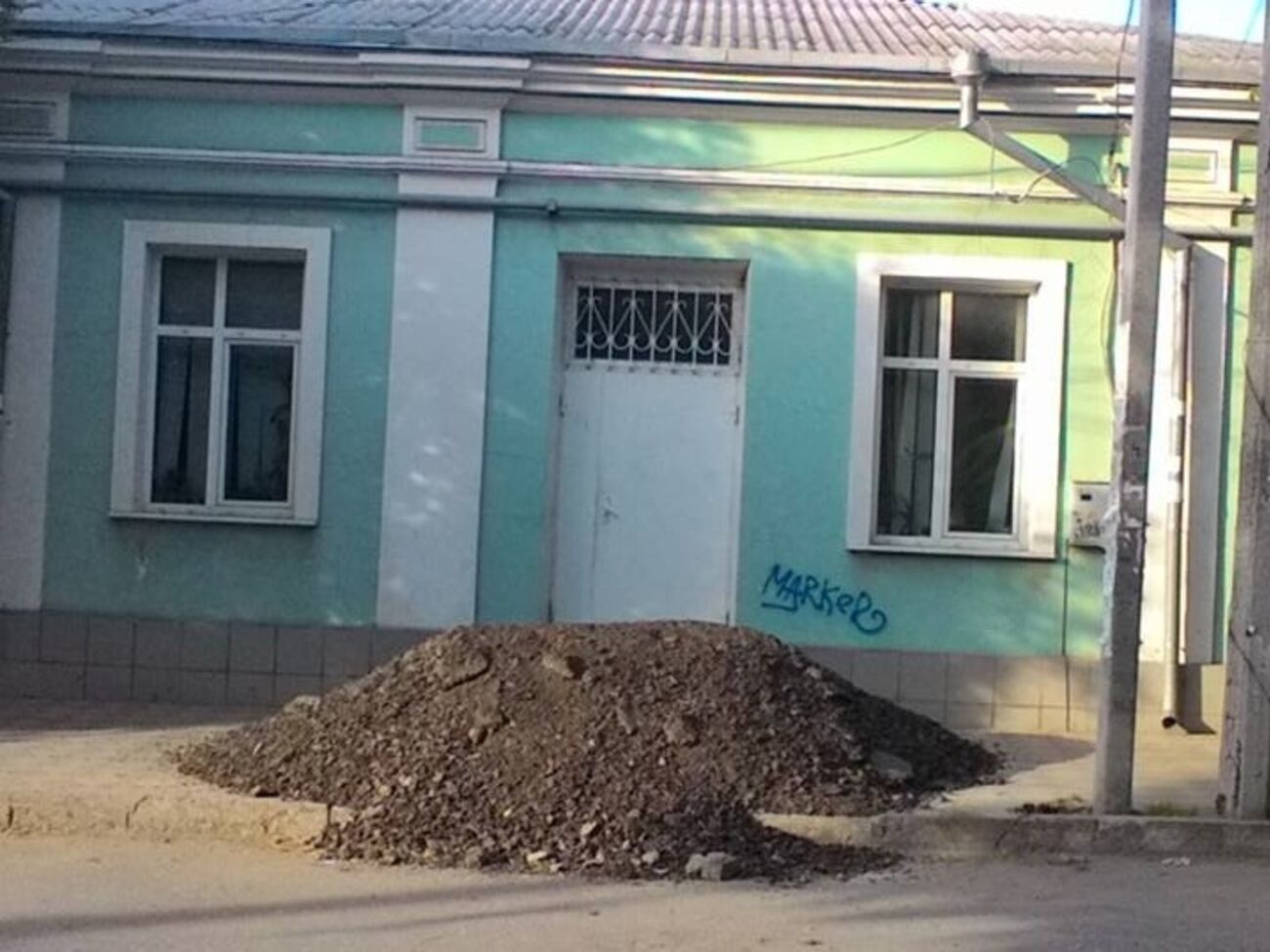 Смедляев: Залатать этим асфальтом ямы на дорогах, конечно же, ума не хватает