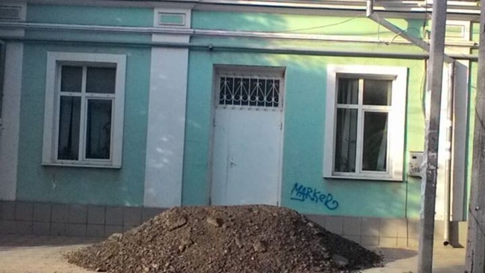 Смедляев: Залатать этим асфальтом ямы на дорогах, конечно же, ума не хватает