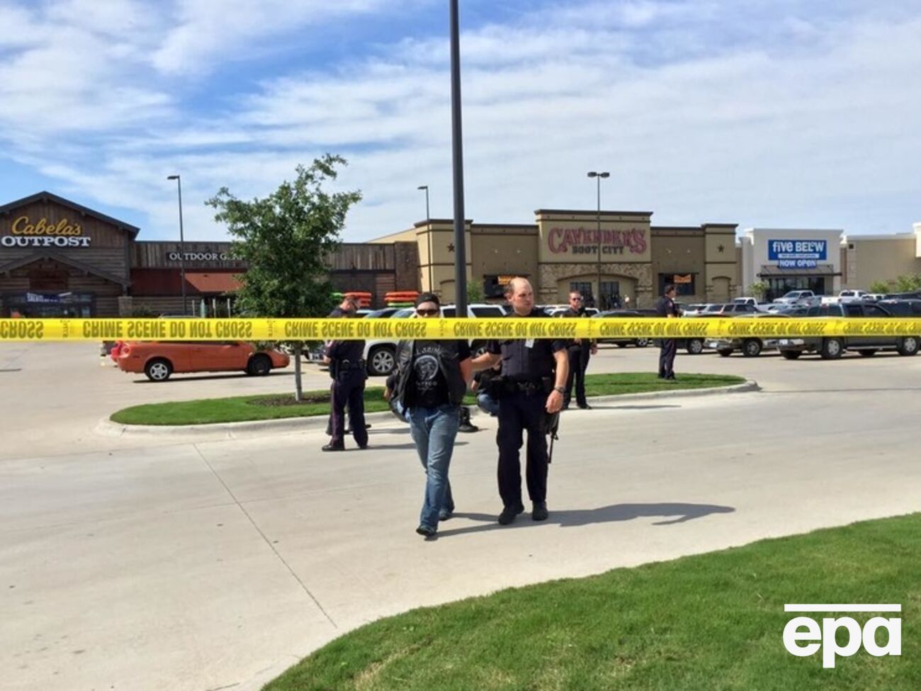 Полиция пока официально не подтвердила количество жертв