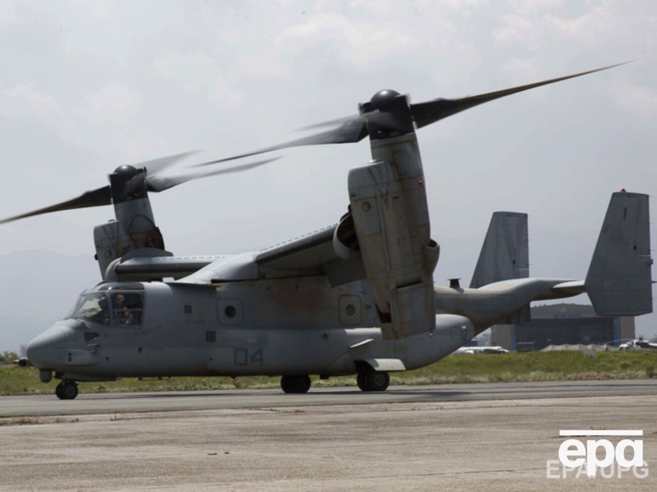 Самолет MV-22 Osprey сочетают в себе конструктивные особенности самолета и вертолета
