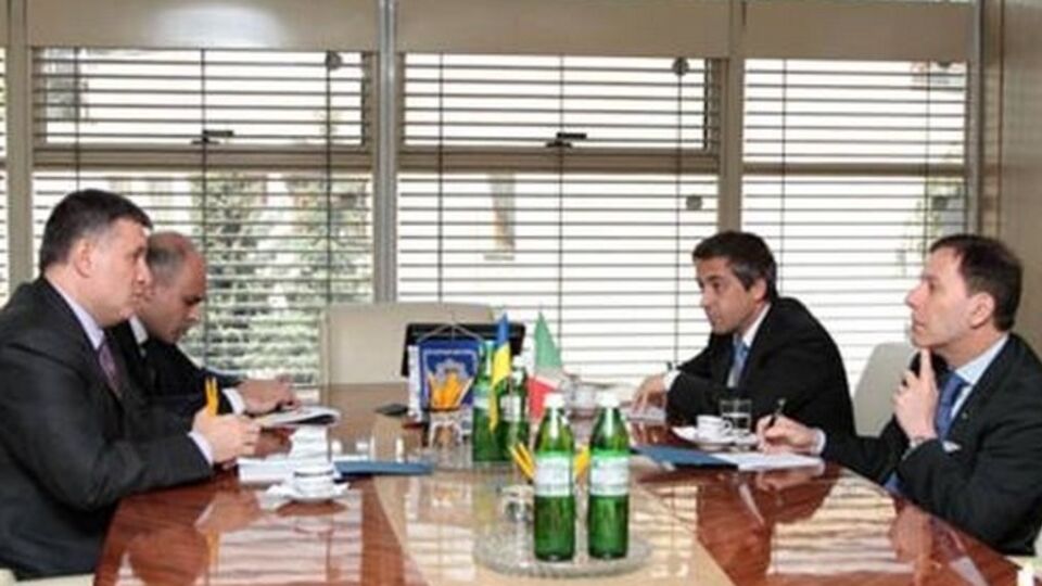 Арсен Аваков провел встречу с послом Италии в Украине Фабрицио Романо