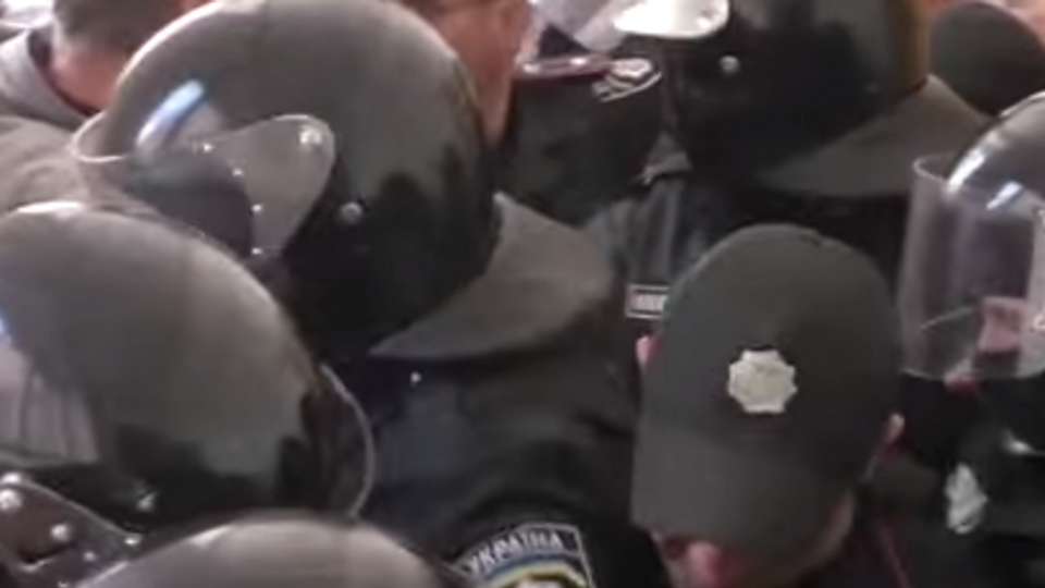 Только 10 журналистов пустили в зал заседаний