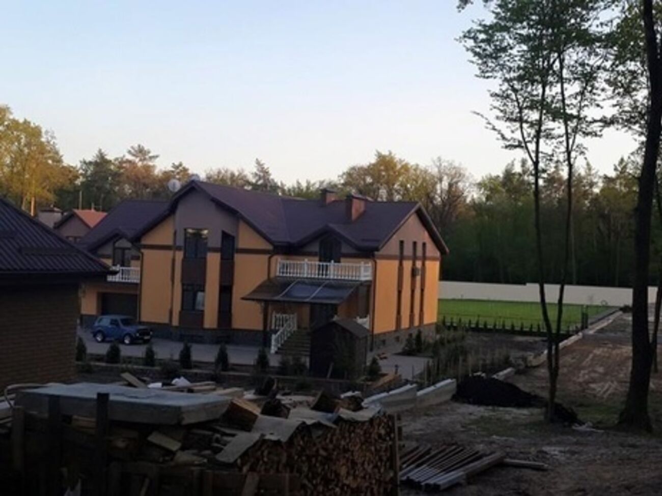 Дом в Лесниках, возле которого напали на журналистов телеканала ZIK&nbsp;