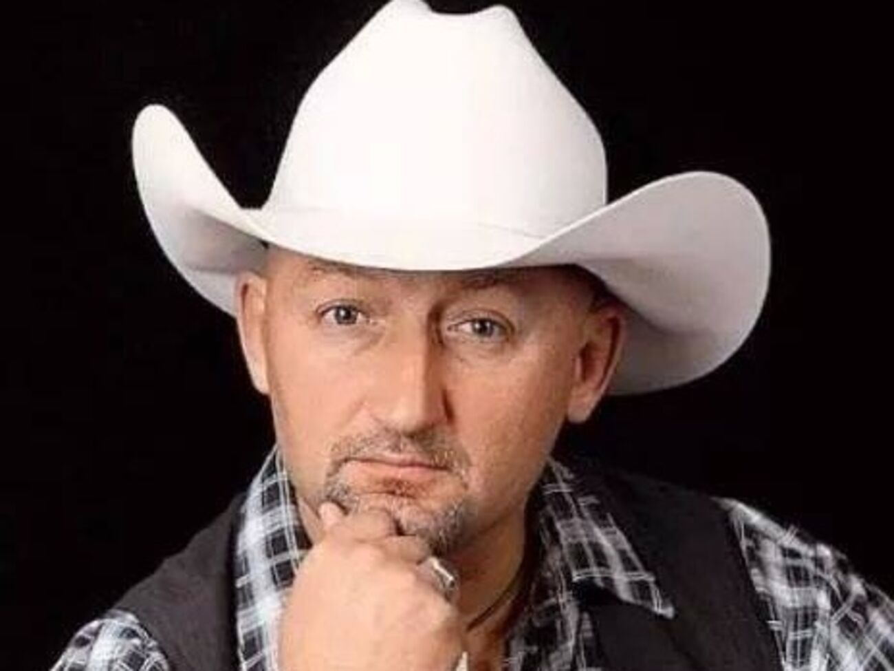 Мочанов: Бизнес на пленных ---&nbsp;одна из самых темных, странных и страшных страниц в любой войне