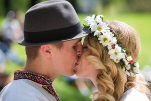 В Канаде отпраздновали свадьбу украинцев, познакомившихся на Майдане. Фоторепортаж