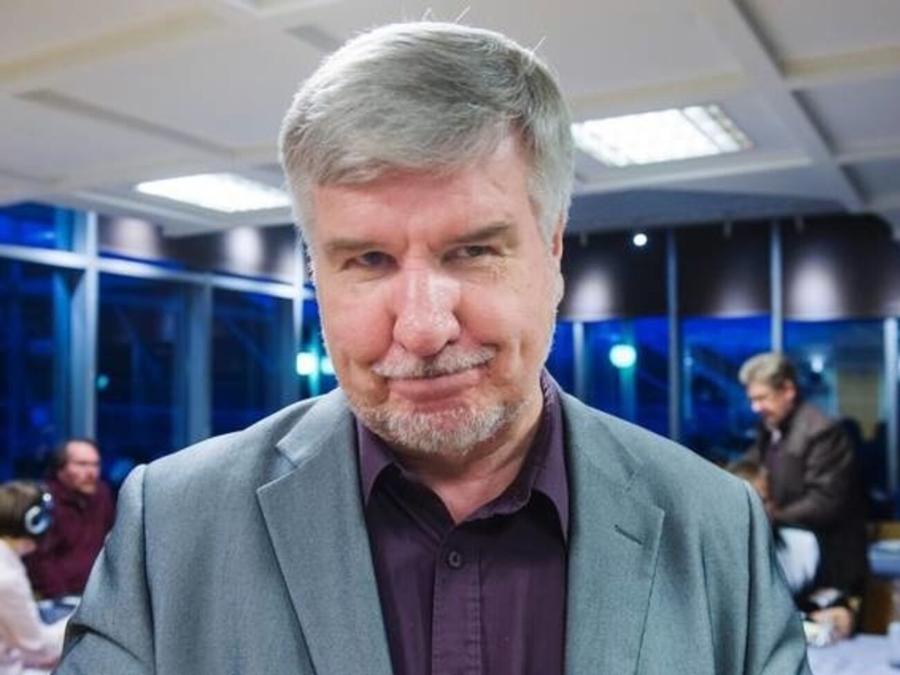 После разговоров о политике депутат предлагал женщинам заняться любовью