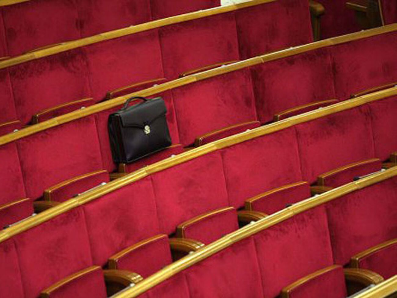 Тема борьбы с прогульщиками в Раде всплывает не впервые