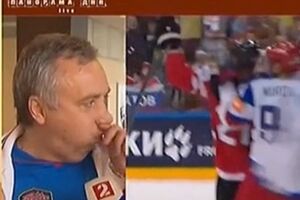 Генеральный менеджер сборной России по хоккею Андрей Сафронов плачет в прямом эфире