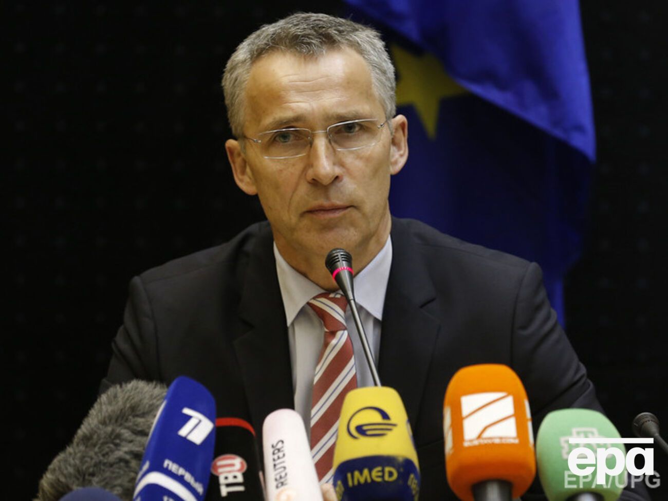 Столтенберг: НАТО не намерен прерывать связи с Россией