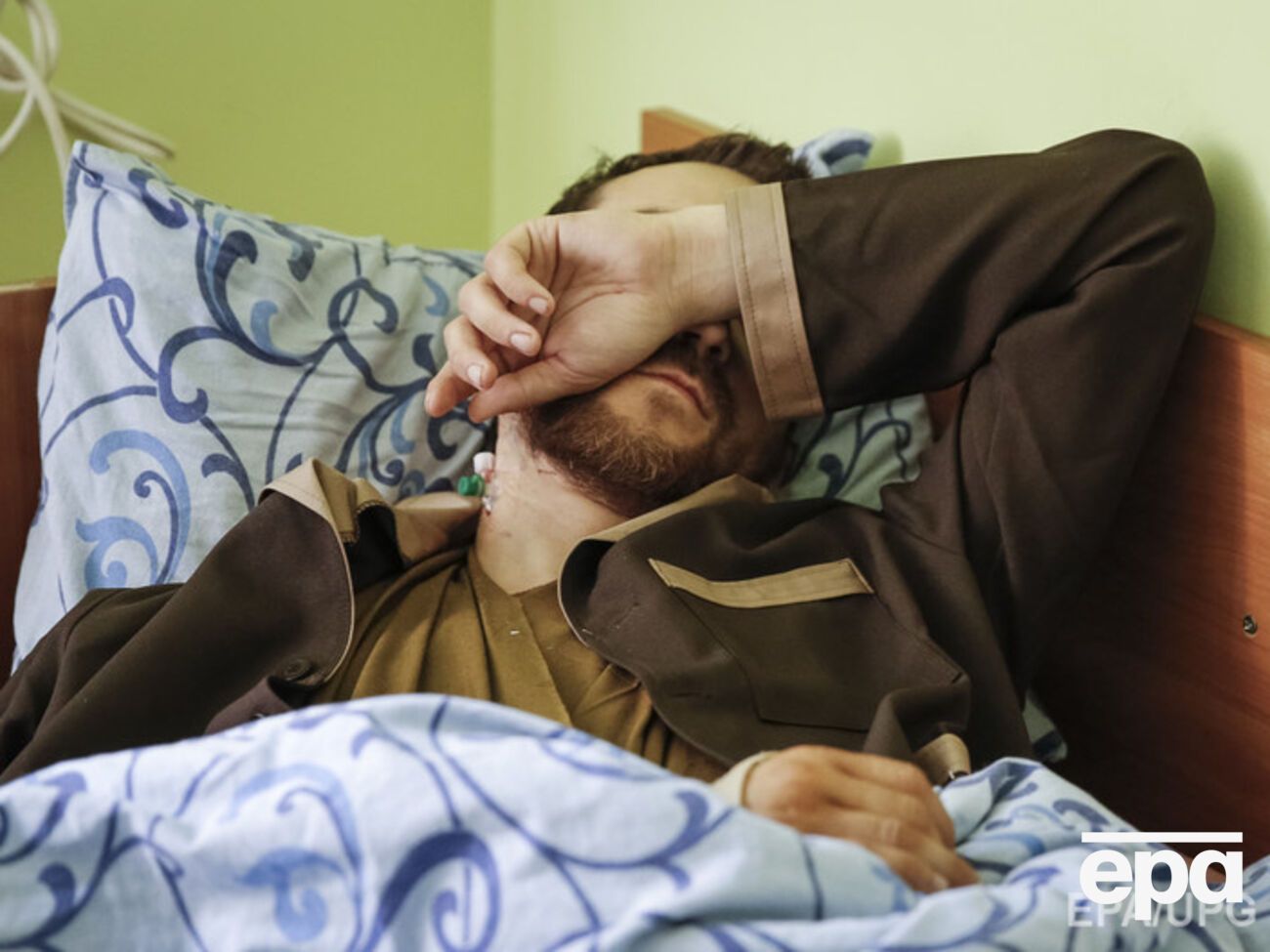 Взятый в плен в Счастье российский спецназовец Евгений Ерофеев в киевской больнице