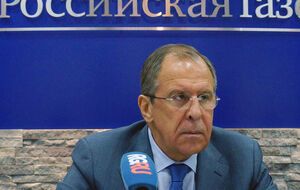 Только после этого может быть закрыта украинско-российская граница, заявил Лавров, сославшись на Минские соглашения