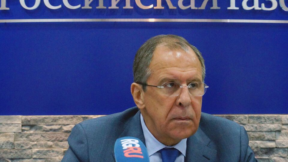 Только после этого может быть закрыта украинско-российская граница, заявил Лавров, сославшись на Минские соглашения