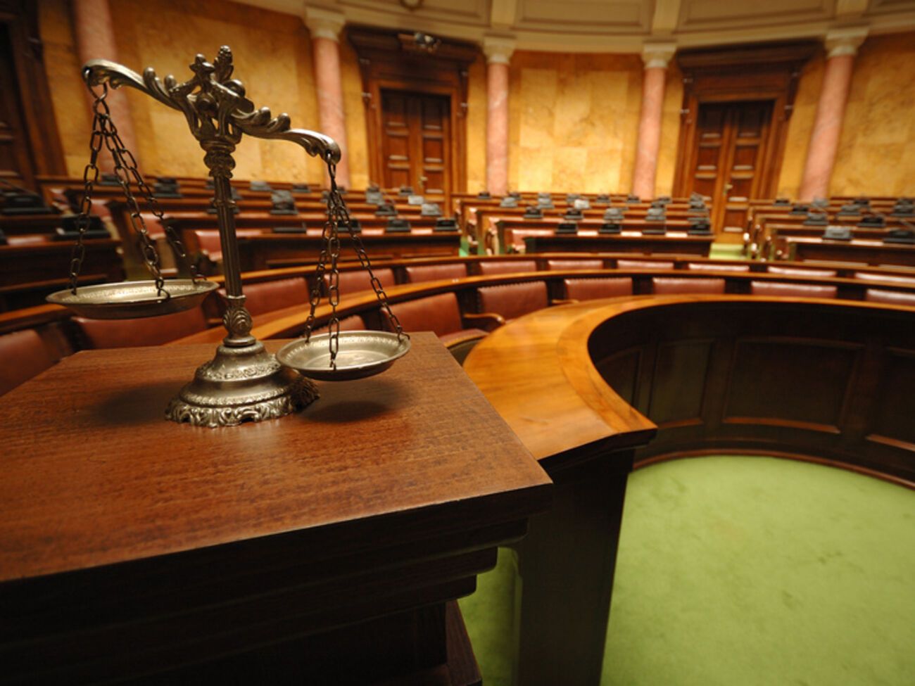 Против семи судей возбуждены уголовные дела