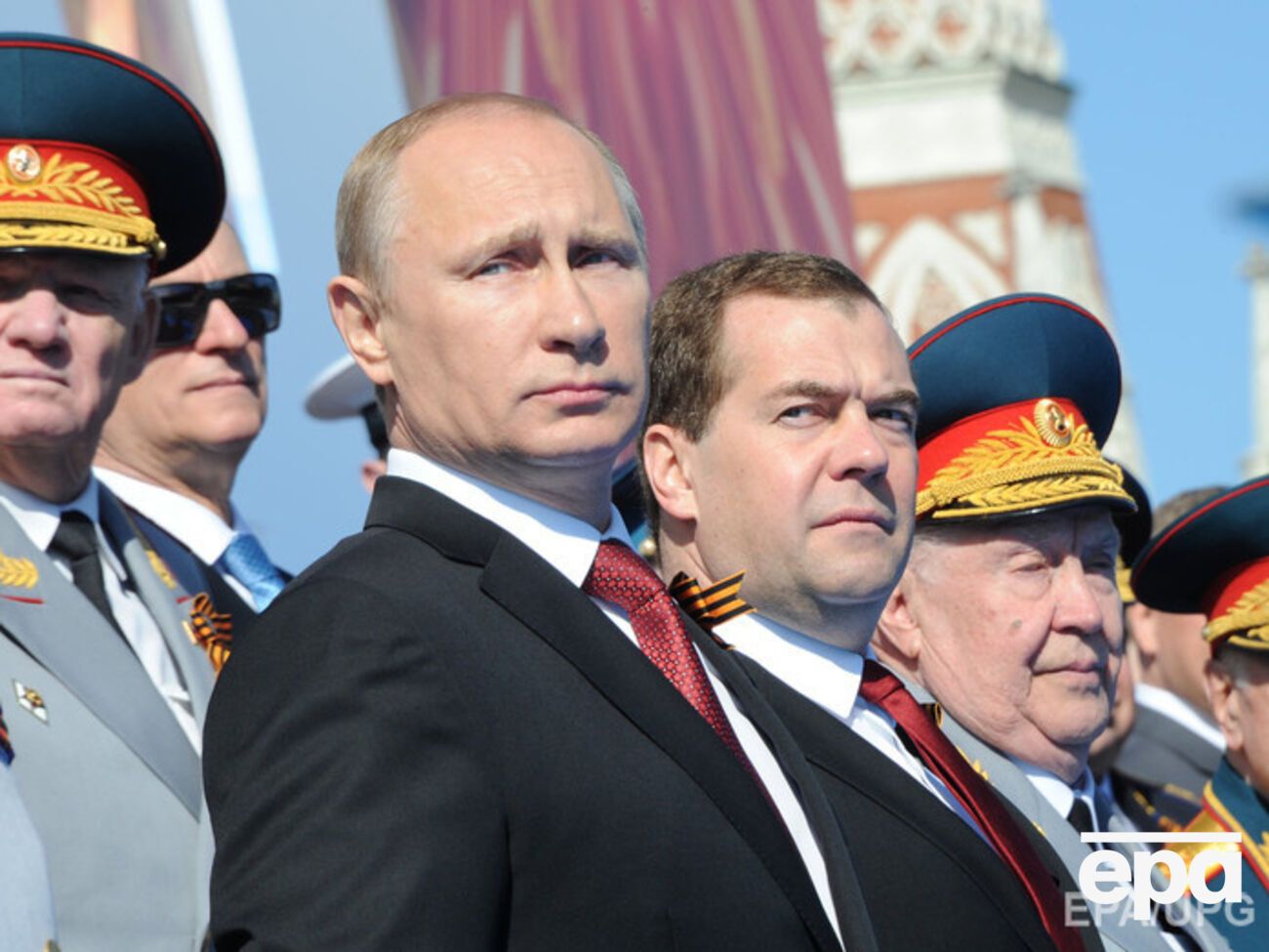 Президент России Владимир Путин на параде Победы в Москве 9 мая 2014 года