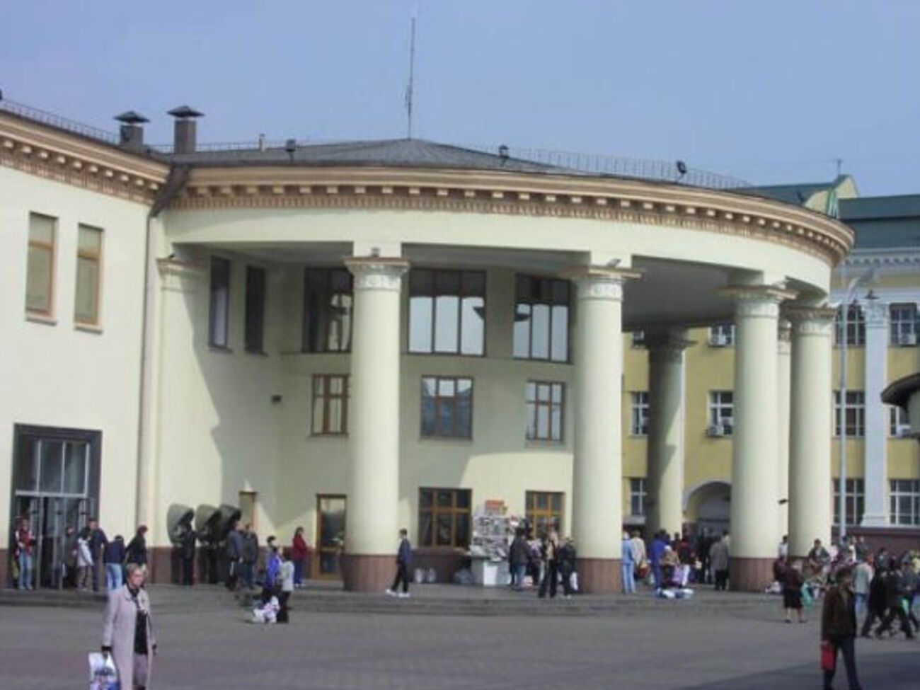 Движение транспорта на время проверки не прекращалось, электропоезда двигались мимо станции "Вокзальная" без остановки