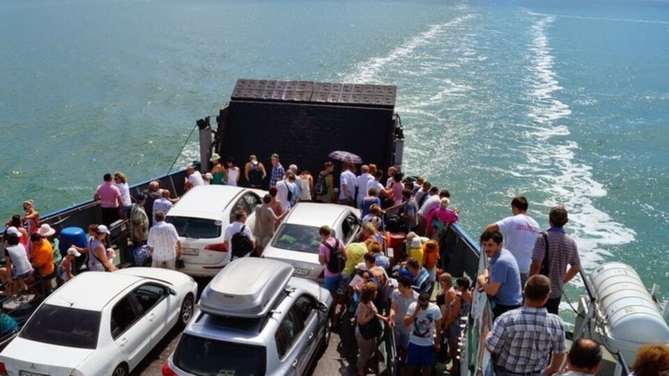 В очереди на Керченской переправе более 1,5 тыс. машин