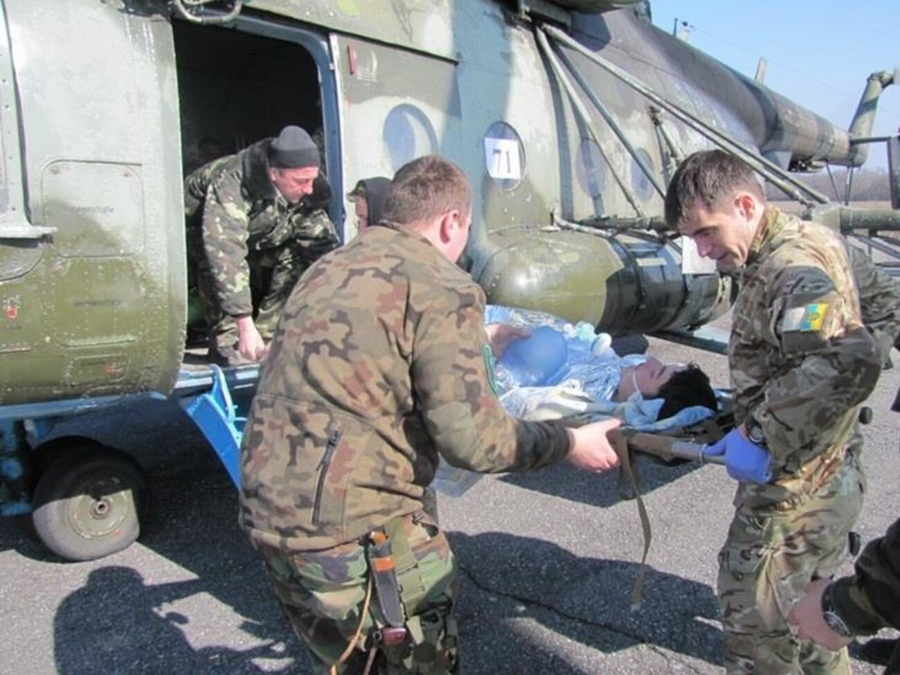 Военные врачи предоставляют все виды медицинской помощи