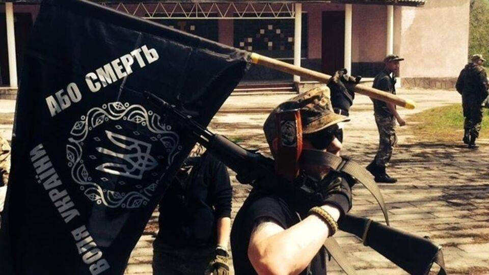 В Луганской области снесли два памятника Ленину