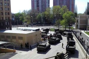 Техника боевиков в Донецке. 2 мая