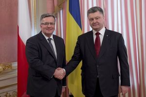 Порошенко поговорил с Коморовским