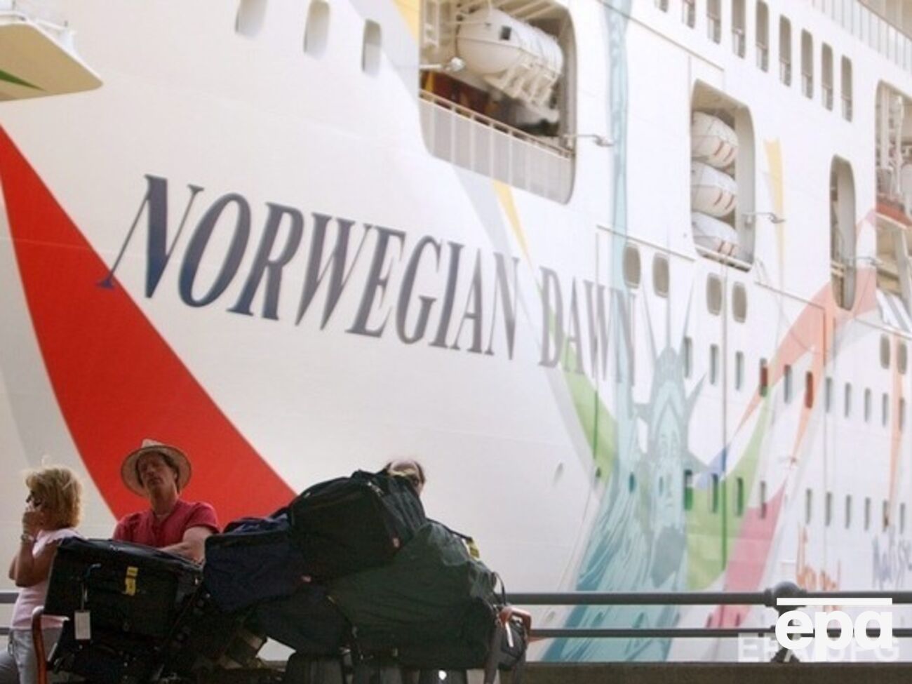 Судно село на мель в районе Бермуд