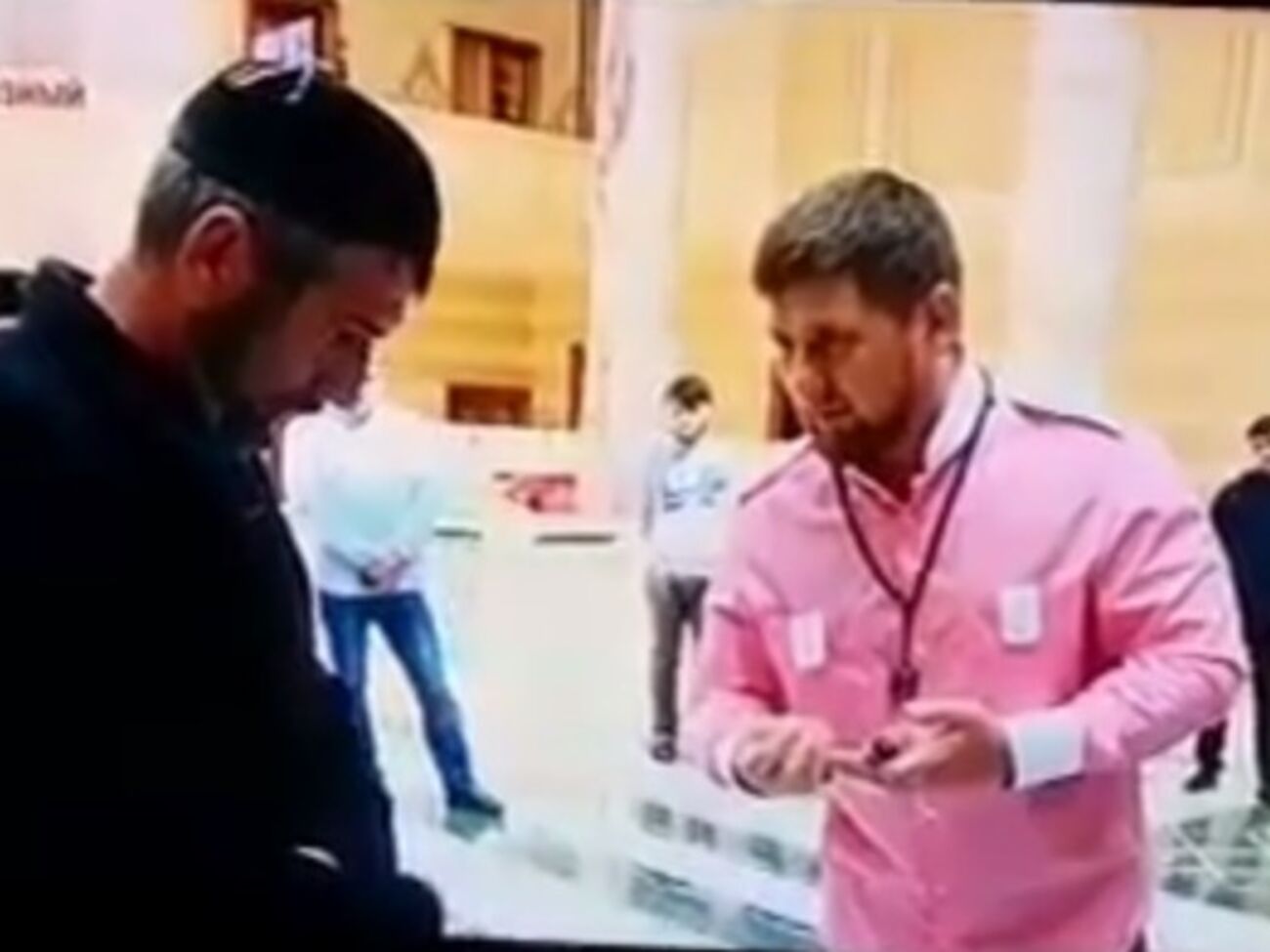 Кадыров рассказывает о нормах ислама в соцсетях