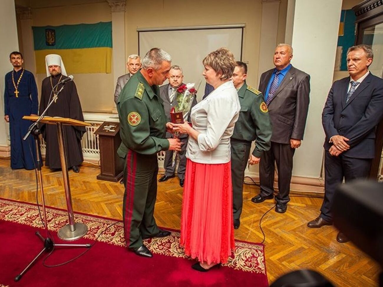 НГУ: Орден погибшего вручают его матери