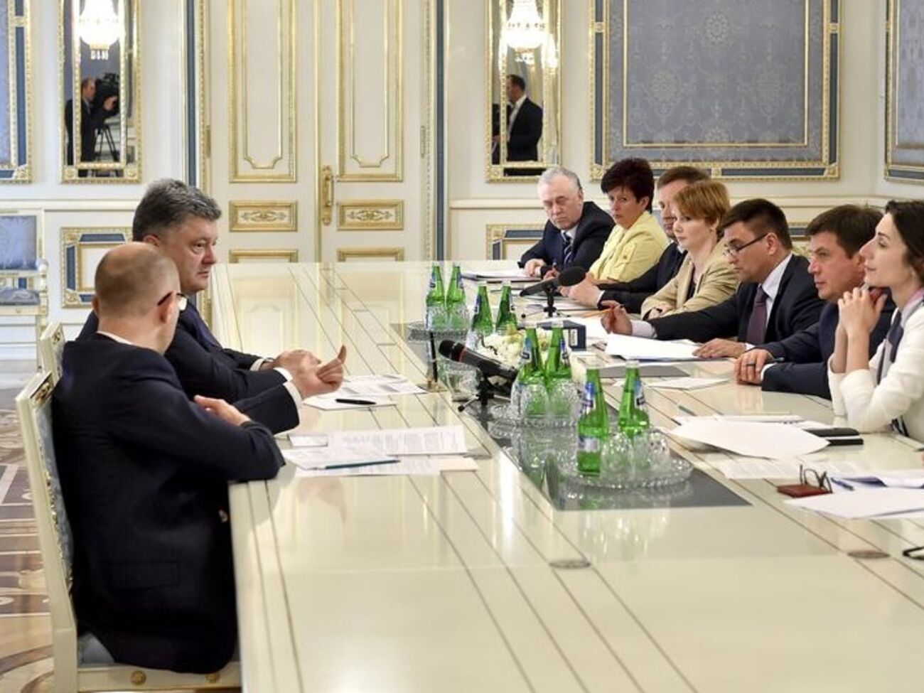 На встрече Петр Порошенко поручил ускорить выполнение всех требований ЕС, необходимых для отмены визового режима