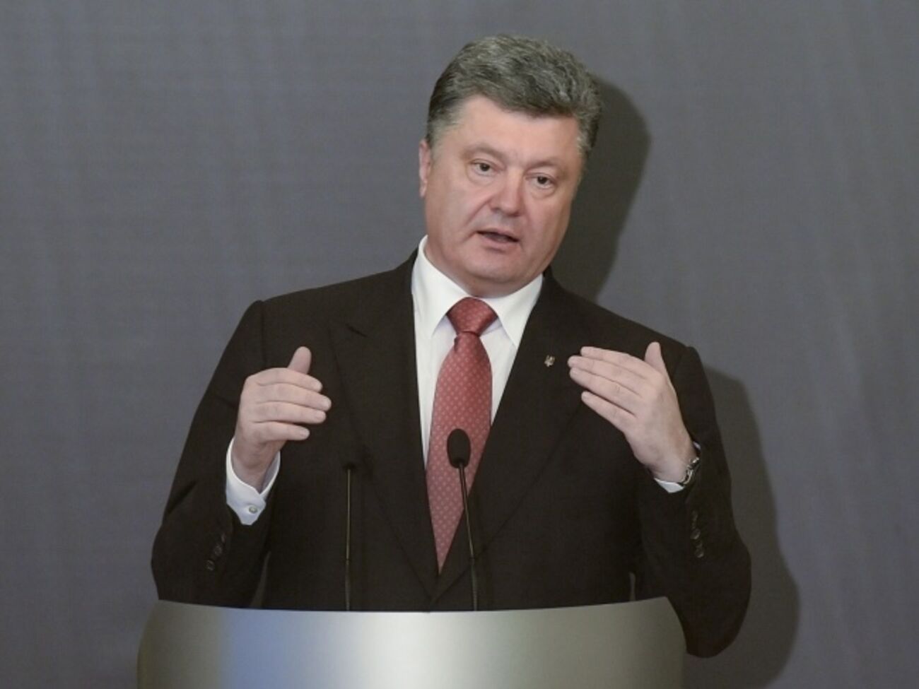 Порошенко подписал закон, которым восстанавливаются научные пенсии