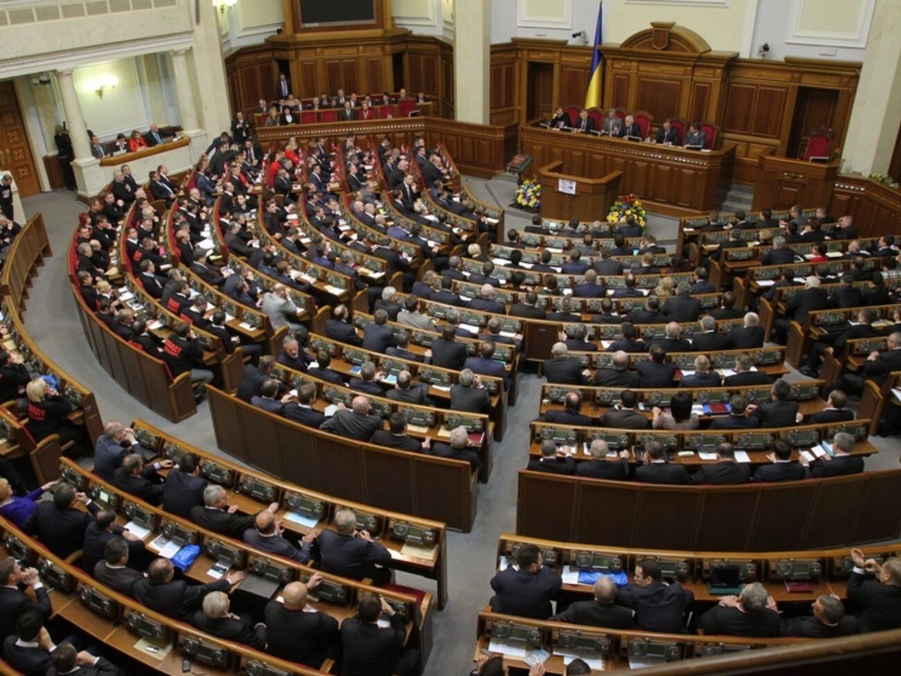 Украинский парламент рассматривает разрыв военных соглашений с РФ