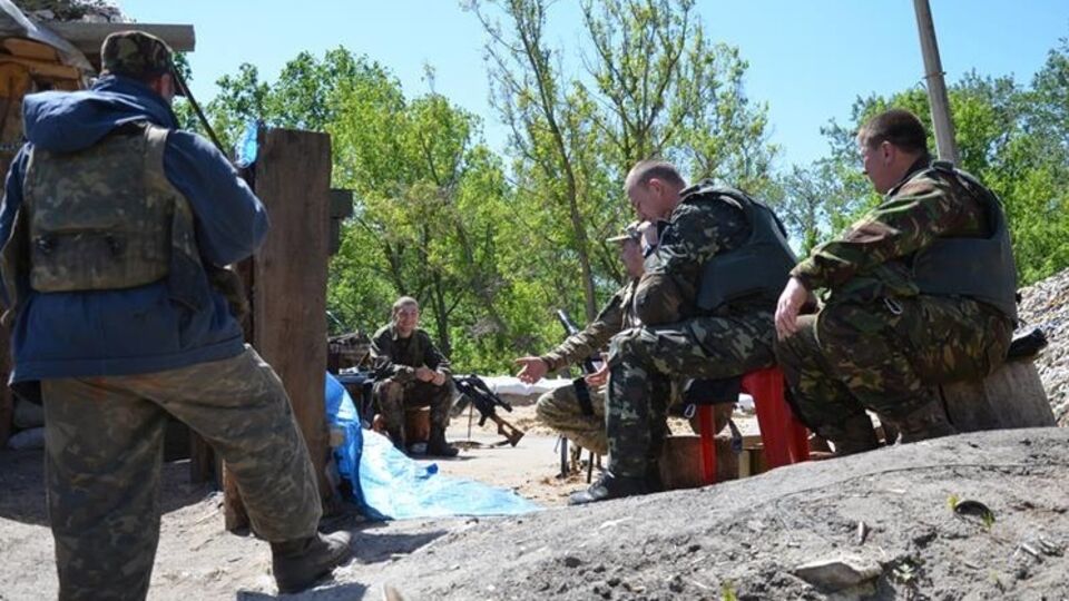 Военных призвали вести себя образцово