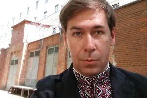 Новиков пришел в СИЗО в вышиванке