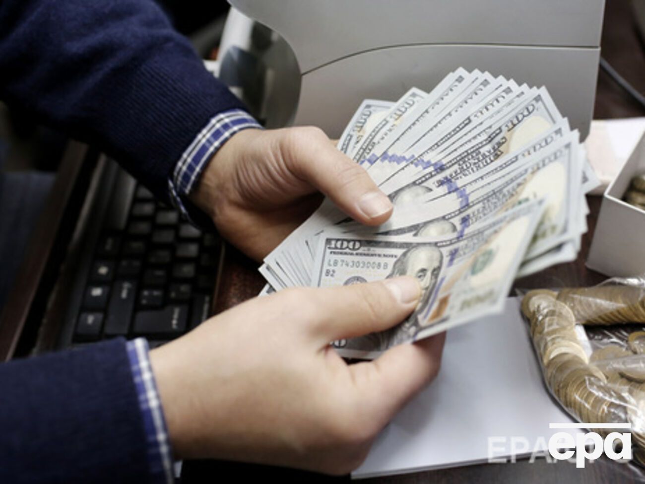 В официальном курсе НБУ укрепил гривну по отношению к основным иностранным валютам