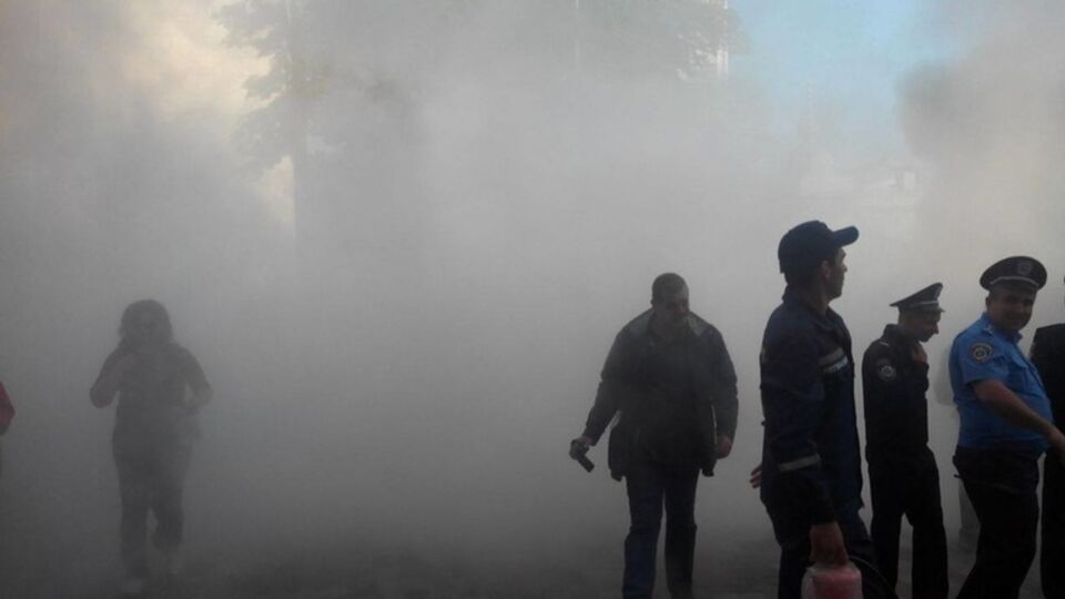 Милиционеры пострадали во время протеста под парламентом