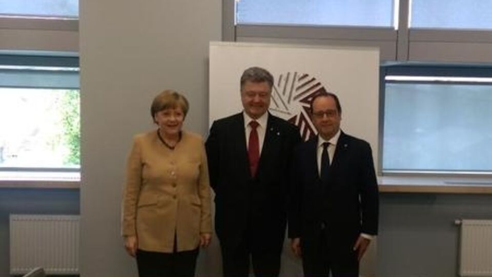Цеголко: Порошенко проводит встречу с Меркель и Олландом