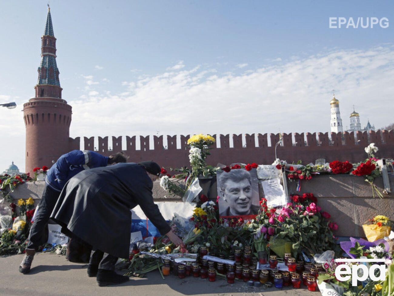 Место убийства Бориса Немцова на Большом Москворецком мосту в Москве