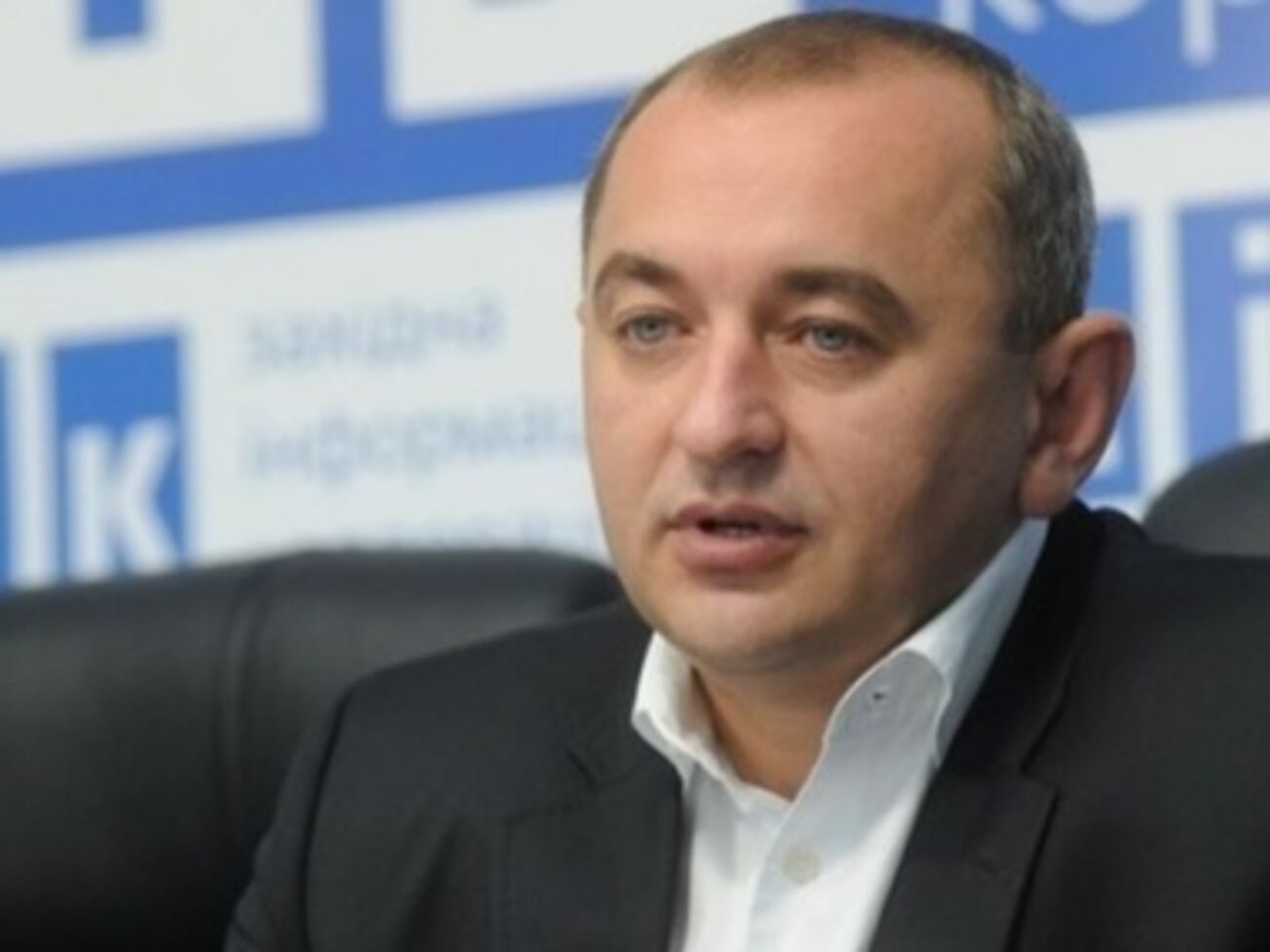 Матиос подписал уведомления крымским судьям о подозрении их в государственной измене
