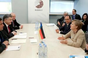 Порошенко переговорил с Меркель и Олландом