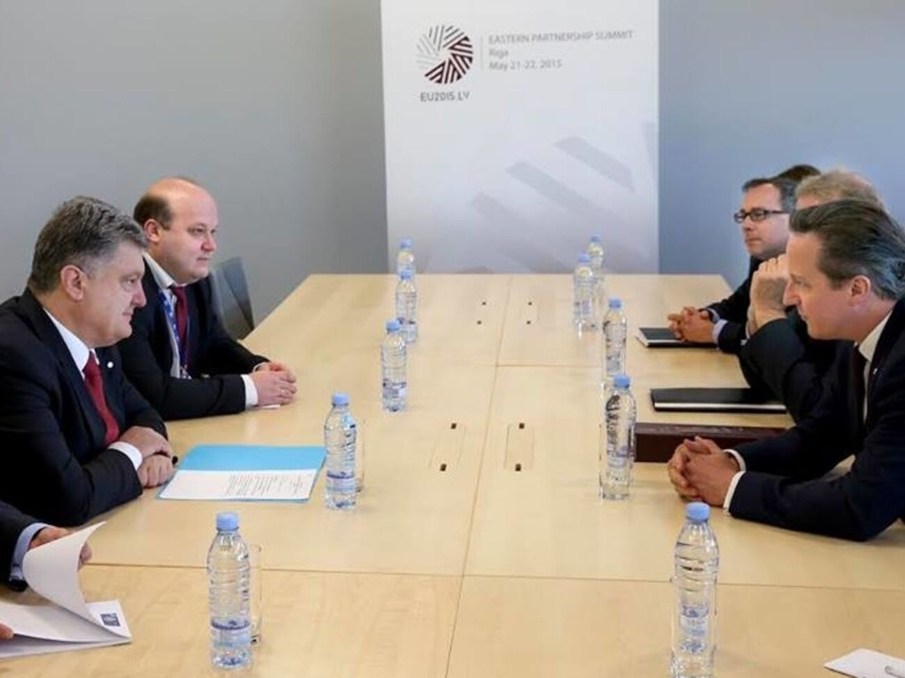 Порошенко поговорил с Кэмероном