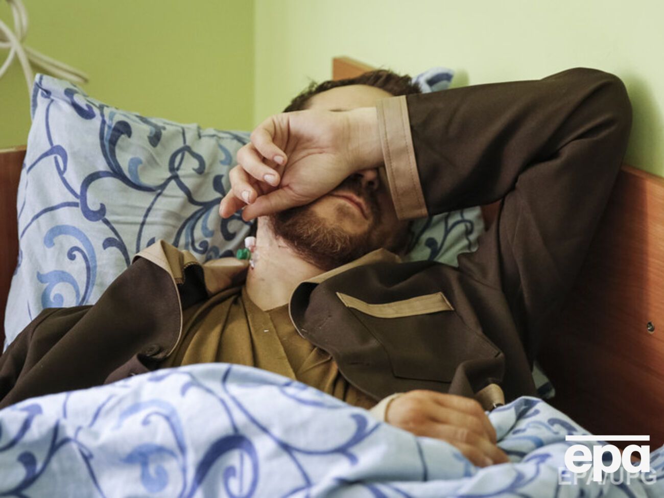 Российский спецназовец Евгений Ерофеев в палате киевского госпиталя