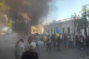 Митингующие под Радой требовали принять законопроект №1558-1 о реструктуризации валютных кредитов