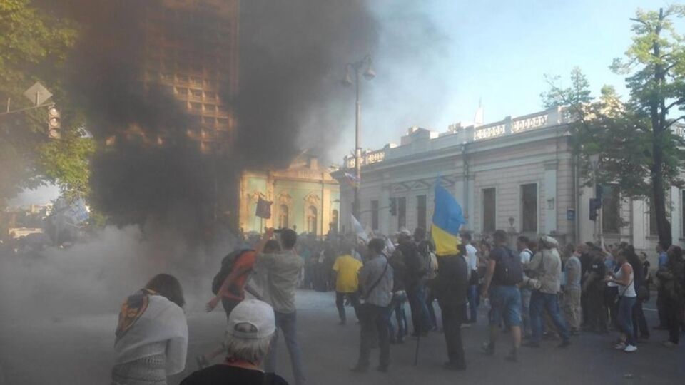 Митингующие под Радой требовали принять законопроект №1558-1 о реструктуризации валютных кредитов