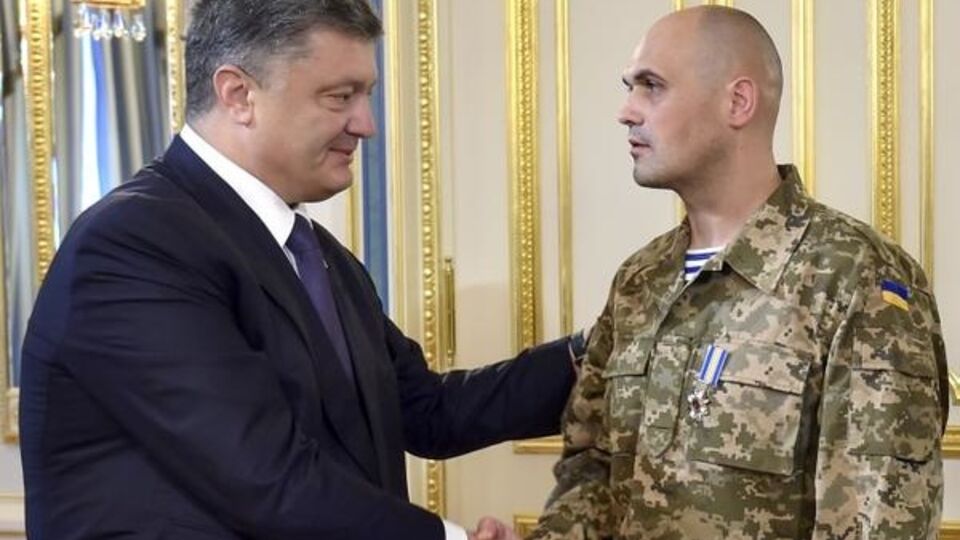 Порошенко встретился с "киборгом" Кузьминых