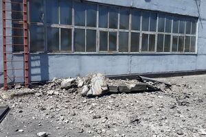 Предприятие подвергается обстрелам с июля 2014 года. За это время на его территории разорвалось около 200 снарядов