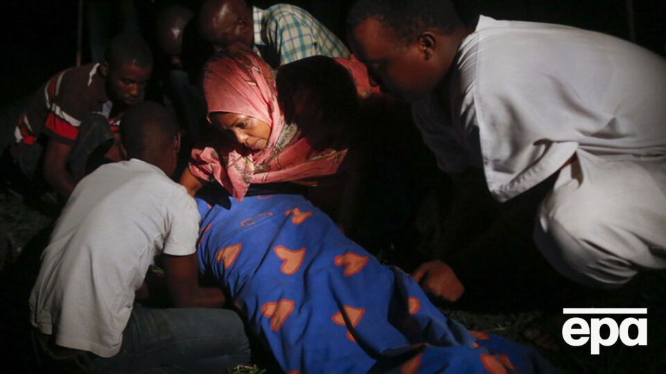 Свидетели инцидента слышали около 20 выстрелов, после чего злоумышленники скрылись на автомобиле Toyota