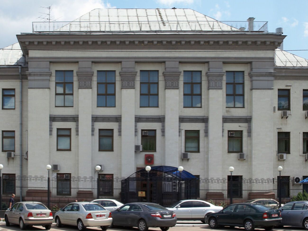 В российском посольстве заявили, что запрос на встречу с военными подали еще пять дней назад