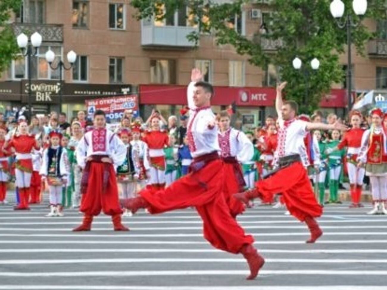 В Херсоне станцевали гопак