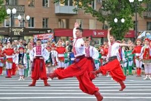 В Херсоне станцевали гопак
